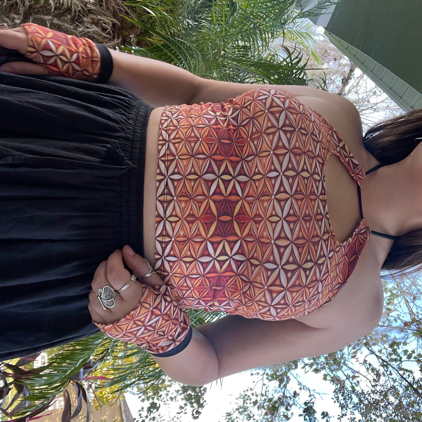 Lace-Up Keyhole Top ᪥ XS-L