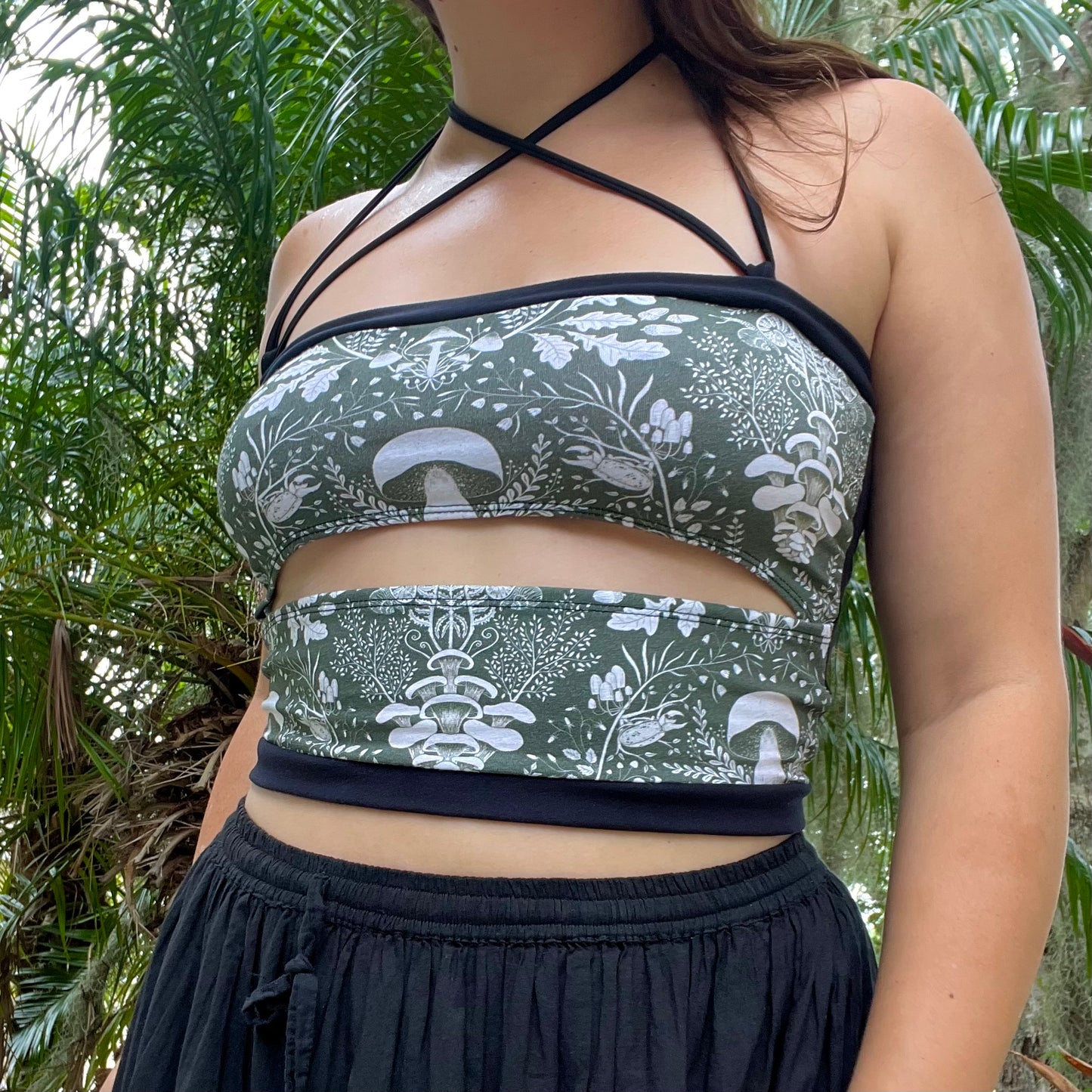 Shroom Cutout / Underboob Top š¼ M/L
