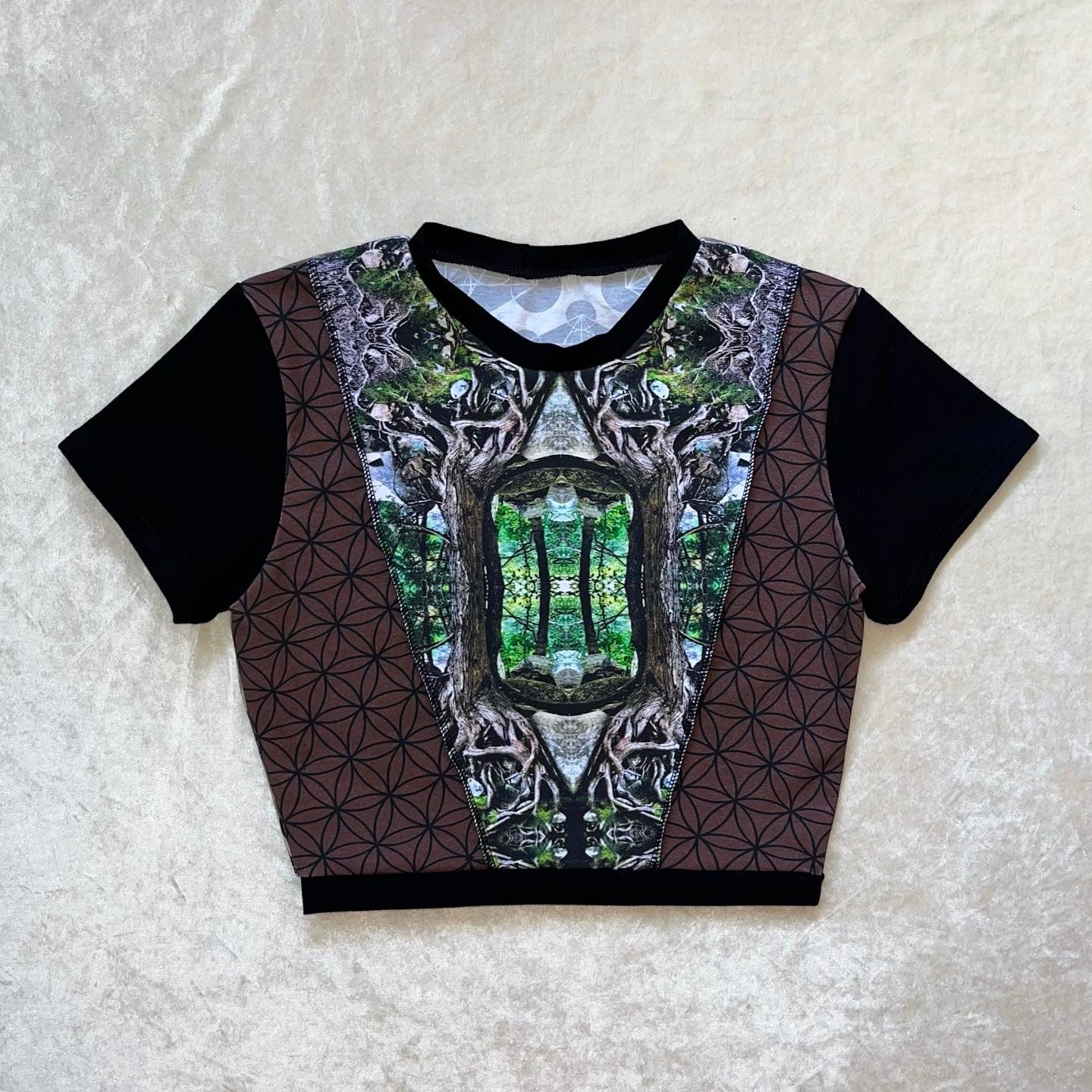 Rooted Cropped Tee S/M