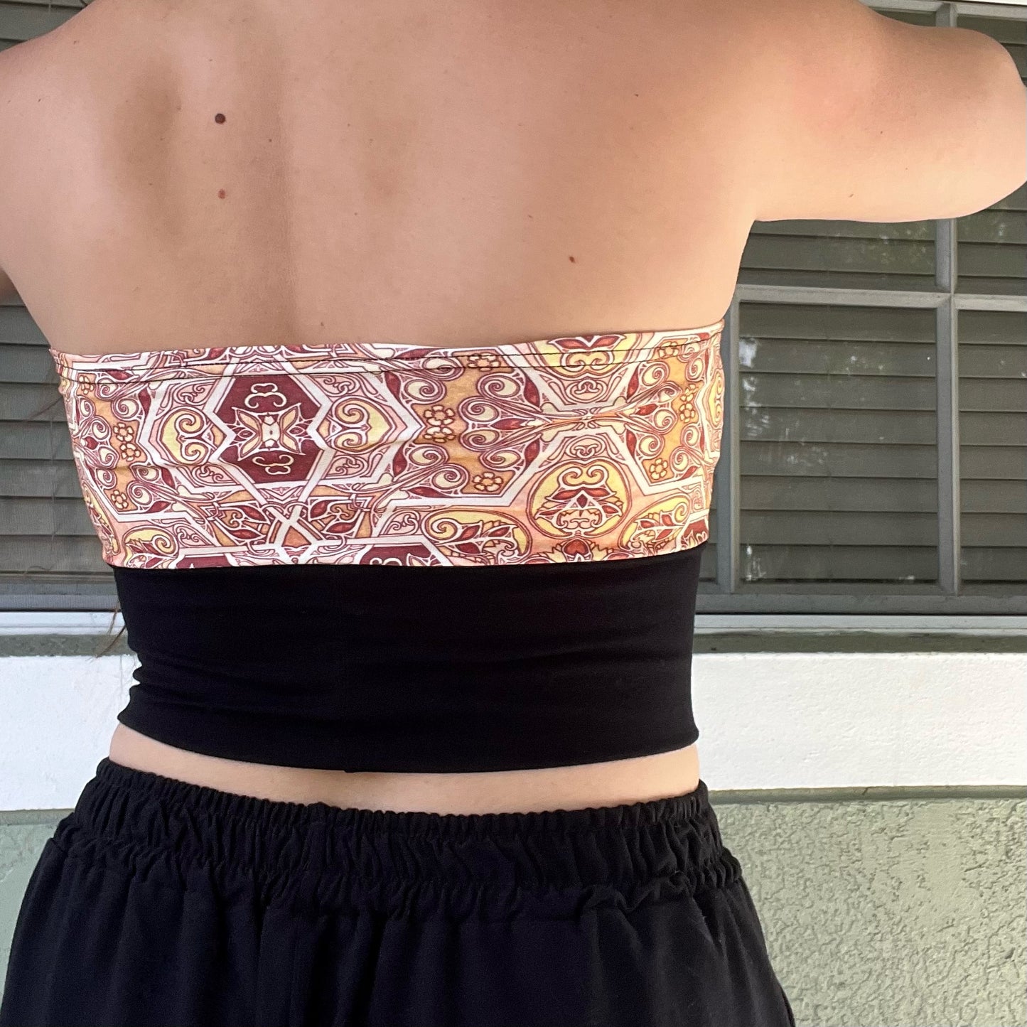 Keyhole Choker Top M/L (not lined)