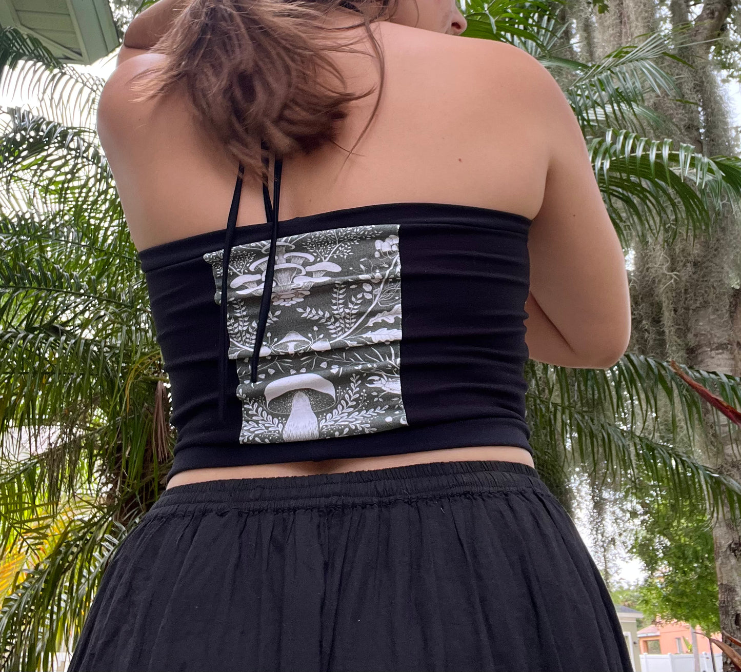 Shroom Cutout / Underboob Top š¼ M/L