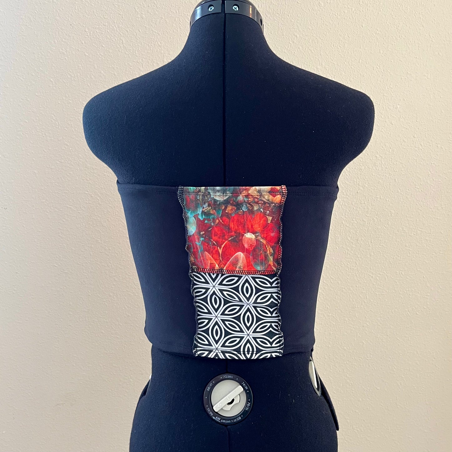 Keyhole Cutout Top ᪥ S/M