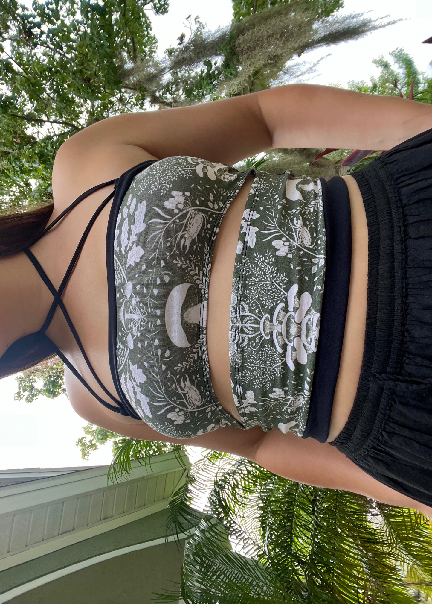 Shroom Cutout / Underboob Top š¼ M/L