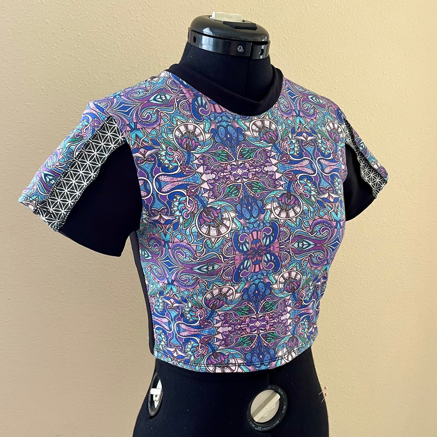 Cropped Tee ☆ M/L
