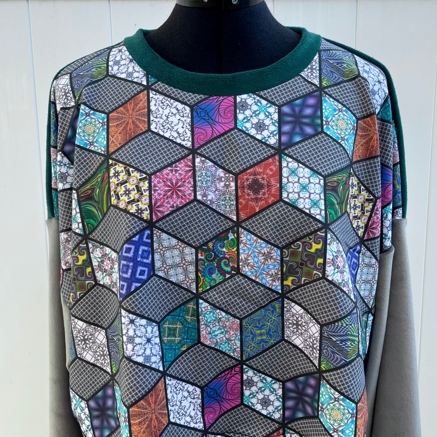 Fractal Cubes Fuzzy Velour Cropped Crewneck ▣ XL