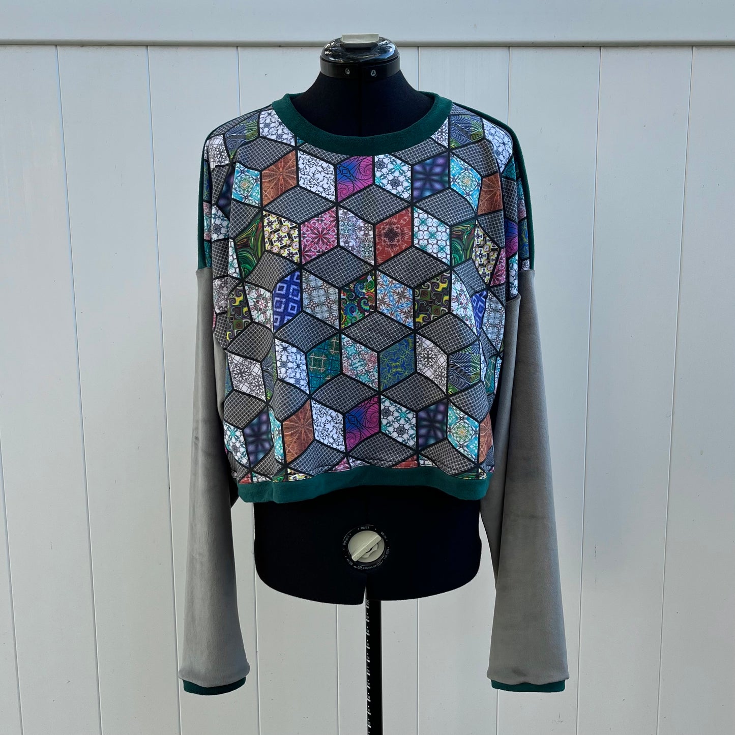 Fractal Cubes Fuzzy Velour Cropped Crewneck ▣ XL