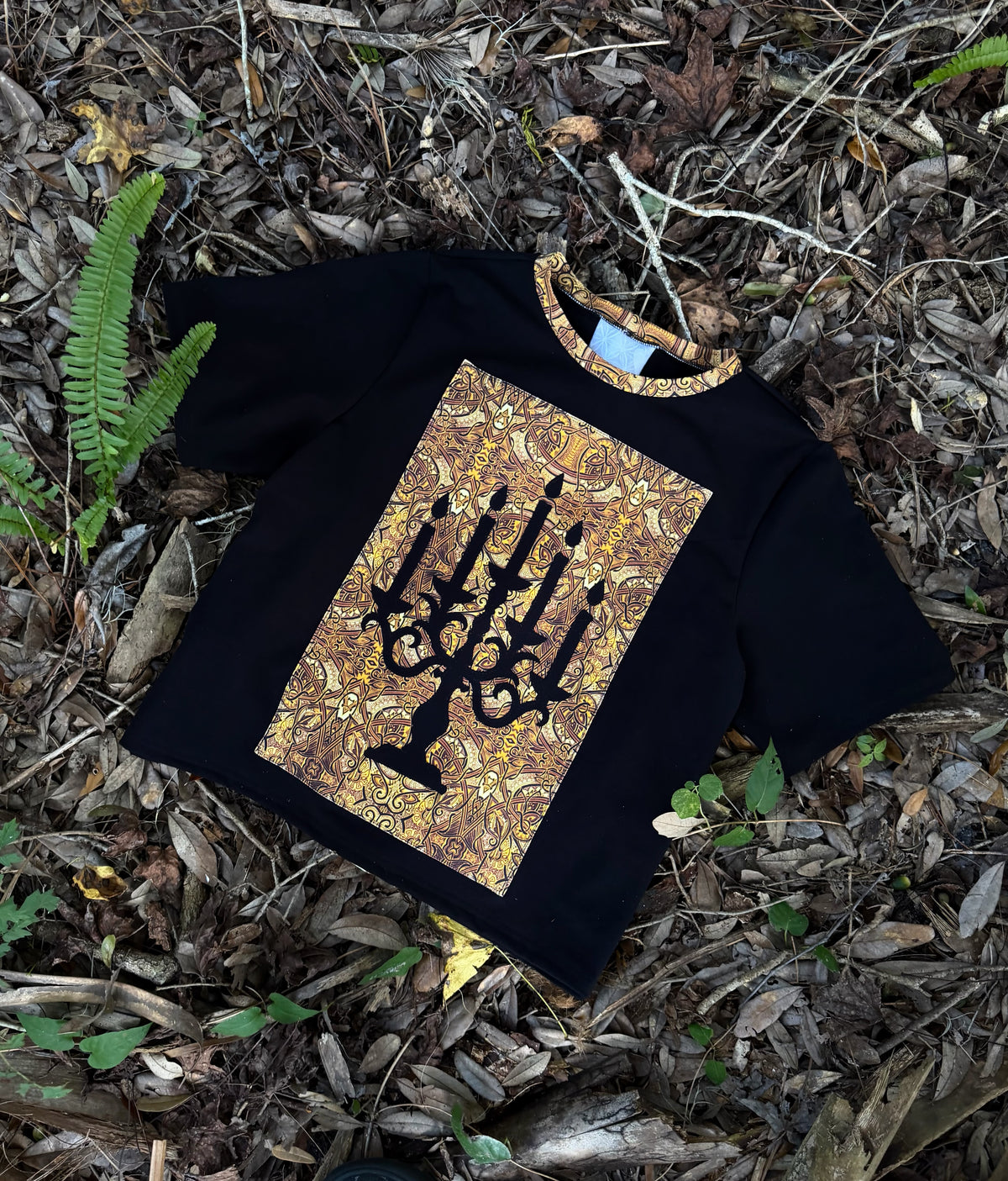 Candle Appliqué Tee 🕯️ M/L