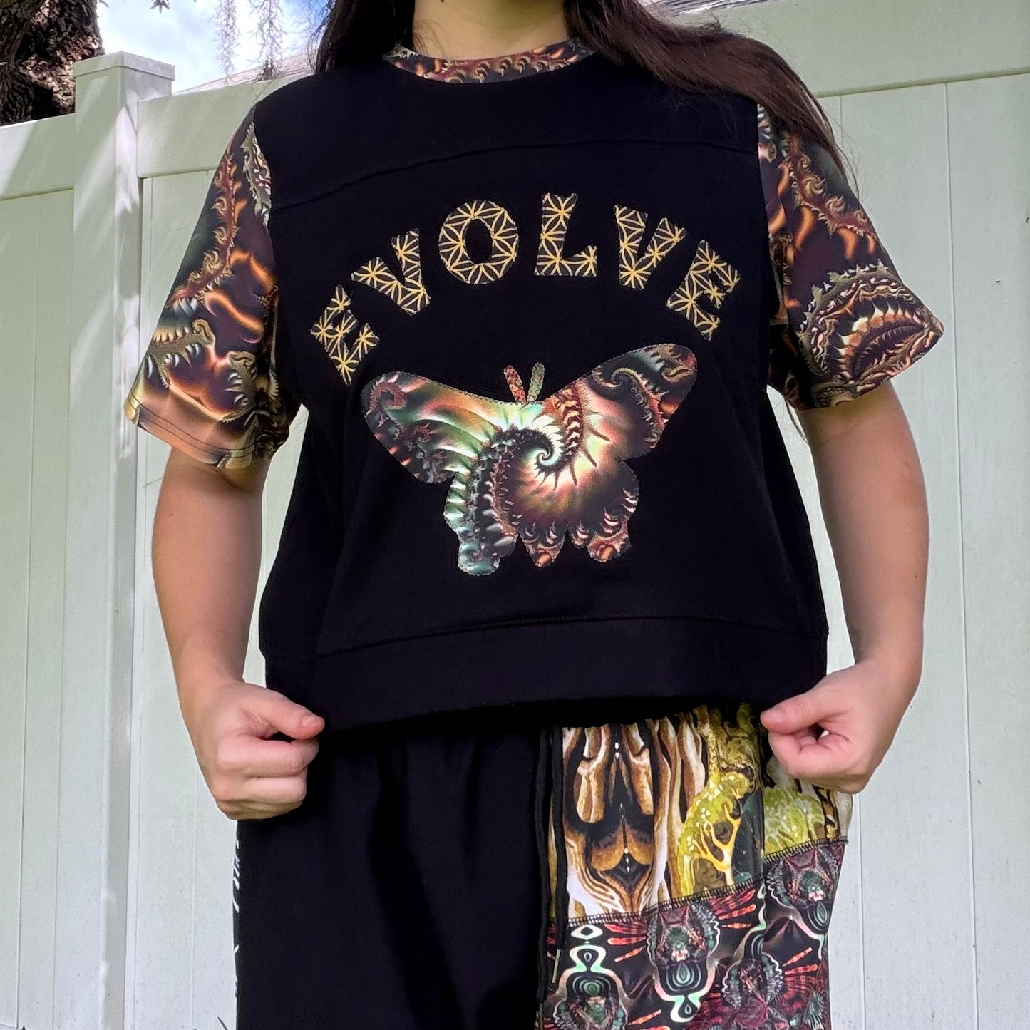 Evolve Tee ཐི༏ཋྀ󠀮 M/L