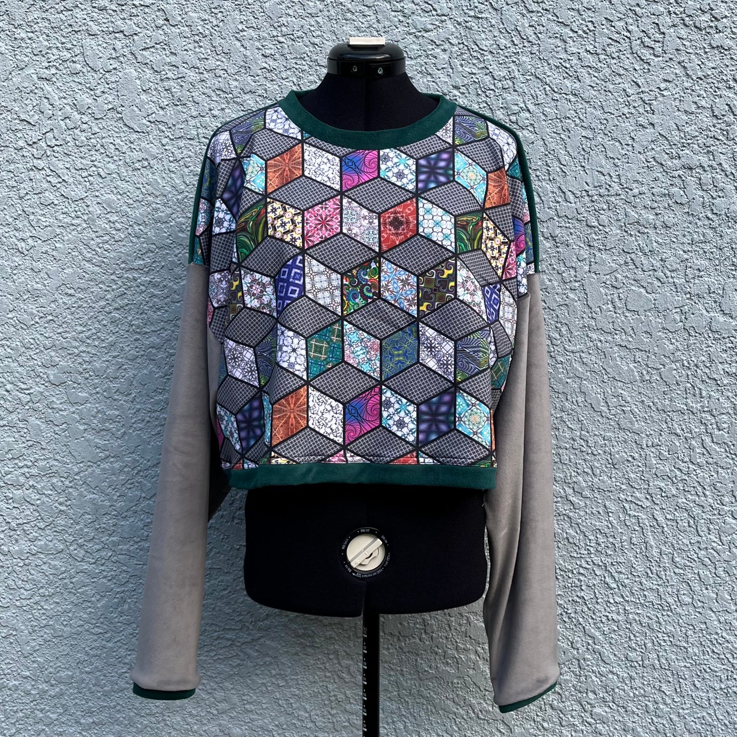 Fractal Cubes Fuzzy Velour Cropped Crewneck ▣ XL