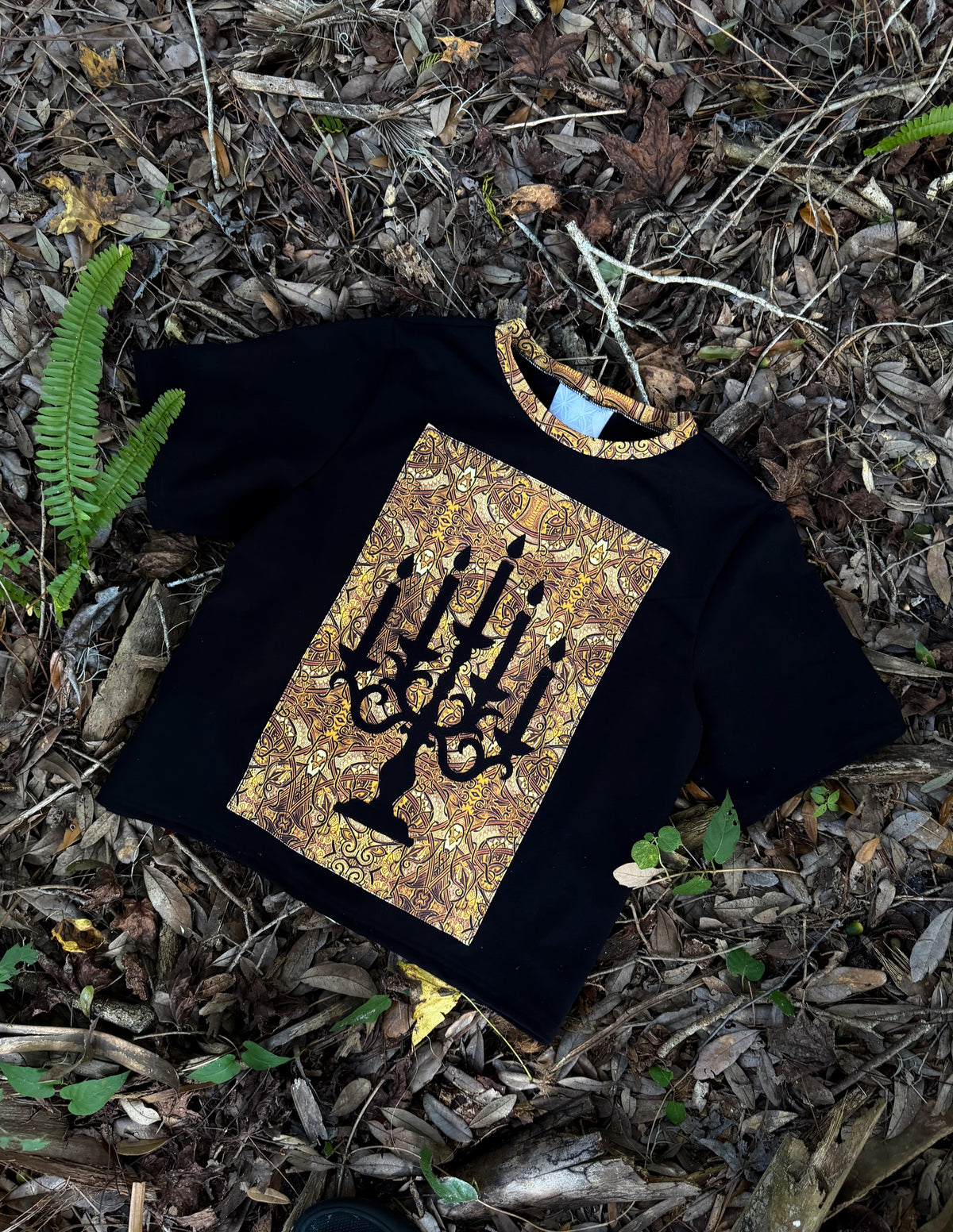 Candle Appliqué Tee 🕯️ M/L