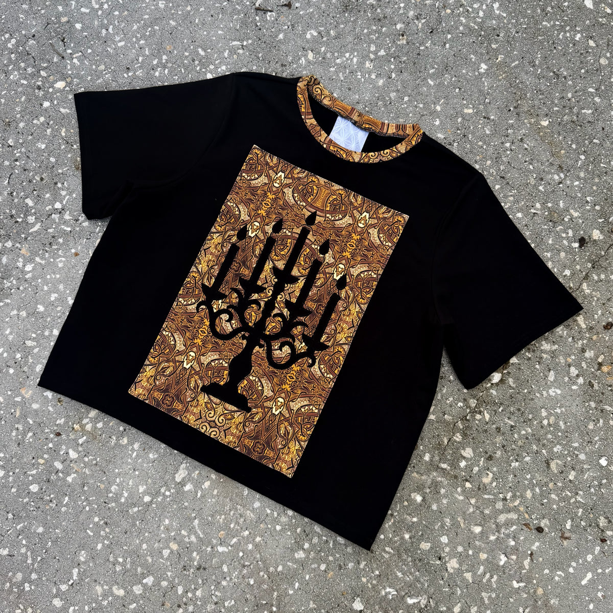 Candle Appliqué Tee 🕯️ M/L