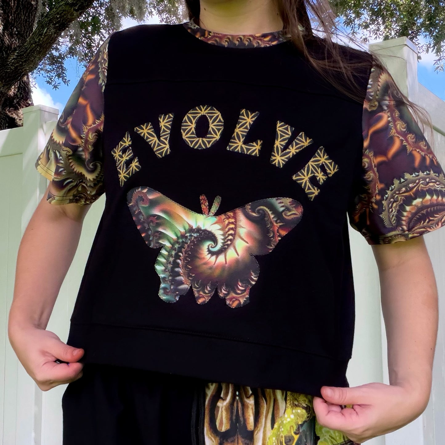 Evolve Tee ཐི༏ཋྀ󠀮 M/L