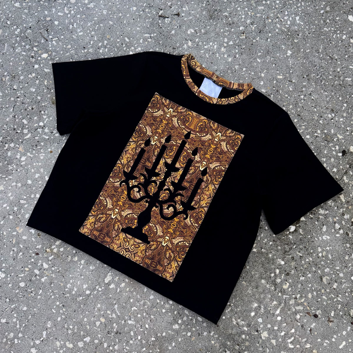 Candle Appliqué Tee 🕯️ M/L